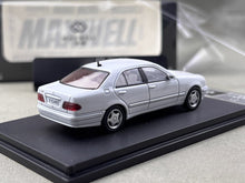 Load image into Gallery viewer, Maxwell 1:64 White E320 W210 Classic Sedan Sports Model Diecast Metal Car New Collection