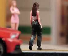 Load image into Gallery viewer, 1:64 Painted Figure Model Miniature Resin Diorama Sand Casual Girl With Shades New Collection