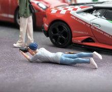 Load image into Gallery viewer, 1:64 Painted Figure Mini Model Miniature Resin Diorama Sand Camera Man Lying Toy New
