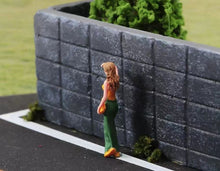 Load image into Gallery viewer, 1:64 Painted Figure Model Miniature Resin Diorama Sand Trandy Lady Girl With Bag