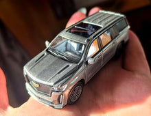 Load image into Gallery viewer, Masdi 1:64 Silver Escalade Full Size SUV Sports Model Diecast Metal Car New Collection