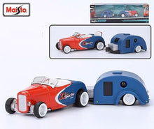 Load image into Gallery viewer, Maisto 1:64 1932 Ford Roadster Traveler Trailer Tow & Go Model Metal Car BN