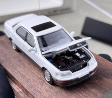 Load image into Gallery viewer, FW 1:64 White LS400 XF10 UCF10 Sedan Sports Model Diecast Metal Car New Collection