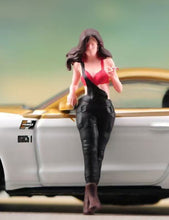 Load image into Gallery viewer, 1:64 Painted Figure Model Miniature Resin Diorama Sand Sexy Lady Smoking Beauty