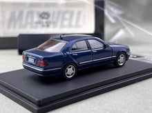 Load image into Gallery viewer, Maxwell 1:64 Blue E320 W210 Classic Sedan Sports Model Diecast Metal Car New Collection