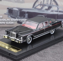 Load image into Gallery viewer, Sunstar 1:64 Black 1979 Continental Town Classic Model Diecast Metal Car New Collection