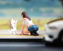 Load image into Gallery viewer, 1:64 Painted Figure Model Miniature Resin Diorama Sand Girl Teasing Cat Lady Toy Collection