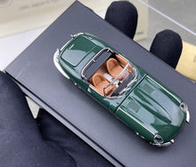 Load image into Gallery viewer, GFCC 1:64 Green 1961 E Type Roadster Convertible Model Diecast Metal Car New