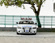 Load image into Gallery viewer, Rollin 1:64 White 2008 NYPD Charger Police Muscle Model Diecast Metal Car New Collection