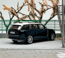 Load image into Gallery viewer, LCD 1:64 Green 2022 Range Rover Luxury SUV Sports Model Diecast Metal Car New Collection