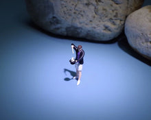 Load image into Gallery viewer, 1:64 Painted Figure Model Miniature Resin Diorama Toy Magitian Props Illusionist