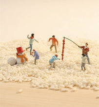 Load image into Gallery viewer, 1:64 Painted Figure Model Miniature Resin Diorama Toy Snowball Fight Firecracker