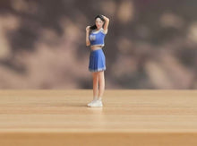 Load image into Gallery viewer, 1:64 Painted Figure Model Miniature Resin Diorama Sand Basketball Girl Baby Lady