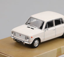 Load image into Gallery viewer, Perka 1:64 White 1970 LADA 2101 Classic Vintage Model Diecast Metal Car New Collection
