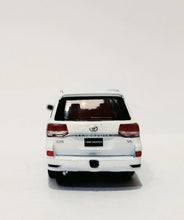 Load image into Gallery viewer, JKM 1:64 White 2016 Land Cruiser LC200 SUV Sports Model Metal Diecast Car New