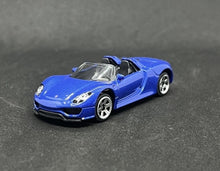 Load image into Gallery viewer, CCA 1:64 Blue 918 Spyder Convertible Sports Model Toy Diecast Metal Car New Collection