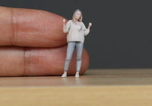 Load image into Gallery viewer, 1:64 Painted Figure Model Miniature Resin Diorama Sand Happy Laughing Girl Lady