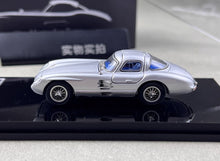 Load image into Gallery viewer, YS 1:64 Silver 300SLR Classic Sports Model Diecast Metal Car BN