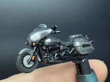 Load image into Gallery viewer, 1:64 2013 STRATOLINER DELUXE Motorcycle Motor Bike Model Resin New