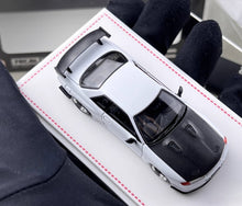 Load image into Gallery viewer, FH 1:64 White Skyline GTR R32 Top Secret Sports Model Diecast Metal Car New Collection