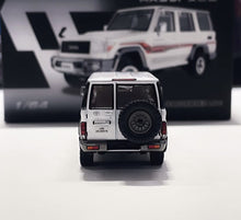 Load image into Gallery viewer, Masdi 1:64 White Land Cruiser LC76 ORV SUV Sports Model Diecast Metal Car New Collection