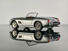 Load image into Gallery viewer, GFCC 1:64 Silver 1960 250GT California SWB Classic Model Diecast Metal Car