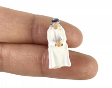 Load image into Gallery viewer, 1:64 Painted Figure Model Miniature Resin Diorama Sand Arabs Robe Man Lady Toy