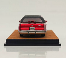 Load image into Gallery viewer, XG 1:64 Red Fleetwood Limousine Classic Luxury Model Diecast Metal Car New Collection