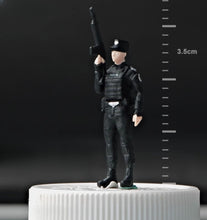 Load image into Gallery viewer, 1:64 Painted Figure Mini Model Miniature Resin Diorama Sand SWAT Policeman Toy