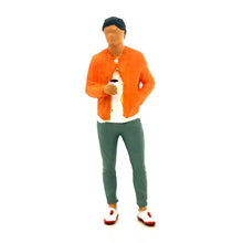 Load image into Gallery viewer, 1:64 Painted Figure Mini Model Miniature Resin Diorama Sand Man Holding Drinks O