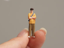 Load image into Gallery viewer, 1:64 Painted Figure Model Miniature Resin Diorama Sand Crossbody Bag Boy Man Toy