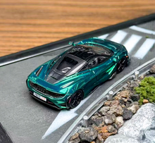 Load image into Gallery viewer, CM 1:64 Green Carbon 765LT Racing Sports Model Diecast Metal Car New Collection