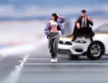 Load image into Gallery viewer, 1:24 Painted Figure Model Miniature Resin Diorama Sand Hip Hop Style Girl