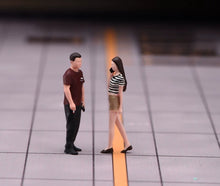 Load image into Gallery viewer, 1:24 Painted Figure Model Miniature Resin Diorama Sand couple Lovers Lady Man