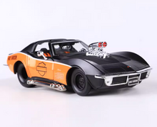 Load image into Gallery viewer, Maisto 1:24 Black 1970 Corvette Convertible Sports Model Diecast Metal Car New Collection