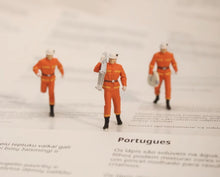 Load image into Gallery viewer, 1:64 Painted Figure Mini Model Miniature Resin Diorama Sand Fire Fighter Man Toy Collection