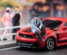 Load image into Gallery viewer, 1:64 Painted Figure Model Miniature Resin Diorama Toy Casual Man Sitting Sand