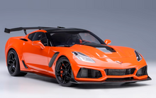 Load image into Gallery viewer, AUTOart 1:18 Orange CORVETTE C7 ZR1 Racing Sports Model Diecast Metal Car