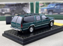 Load image into Gallery viewer, Bliss 1:64 Green Suburban GMT400 SUV Sports Model Diecast Metal Car New Collection