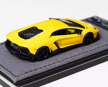 Load image into Gallery viewer, Halo 1:64 Yellow Aventador LP720-4 Sports Model Diecast Resin Car New Collection