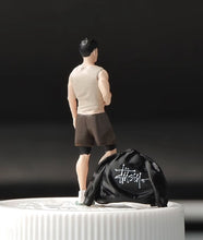 Load image into Gallery viewer, 1:64 Painted Figure Mini Model Miniature Resin Diorama Sand Trendy Man With Coat