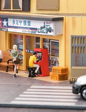 Load image into Gallery viewer, 1:64 Painted Figure Mini Model Miniature Resin Diorama Arcade Machine Boy Set