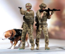 Load image into Gallery viewer, 1:64 Painted Unpainted Figure Model Miniature Resin Diorama Soldier Patrol Dog New