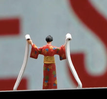 Load image into Gallery viewer, 1:64 Painted Figure Mini Model Miniature Resin Diorama Sand Japanese Kimono Girl