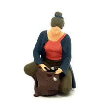Load image into Gallery viewer, 1:64 Painted Figure Mini Model Miniature Resin Diorama Lady Flipping Bag Blue