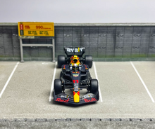 Load image into Gallery viewer, MINIGT 1:64 F1 RB18 #11 AlphaTauri Racing Sports Model Diecast Metal Car #538
