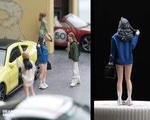 Load image into Gallery viewer, 1:64 Painted Figure Mini Model Miniature Resin Diorama Sand Girl In Blue Hoodies New