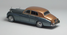 Load image into Gallery viewer, GFCC 1:64 Limited 1955 Silver Cloud I Classic Model Diecast Metal Car New Collection
