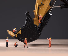 Load image into Gallery viewer, 1:64 Painted Figure Model Miniature Resin Sand Diorama Construction Workers Set