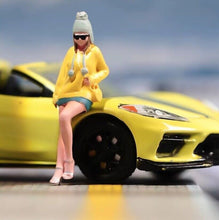 Load image into Gallery viewer, 1:64 Painted Figure Model Miniature Resin Diorama Sand Leaning Girl Yellow Lady Collection